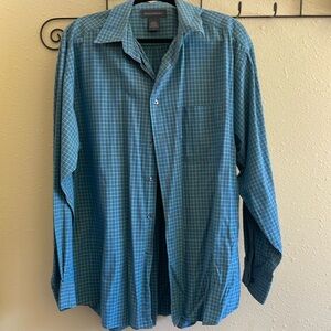 Men’s Banana Republic long sleeve button shirt.